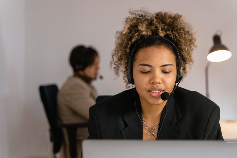 7 Essential Customer Service Communication Skills